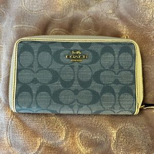 Coach Kleo accordion zip wallet in signature chambray